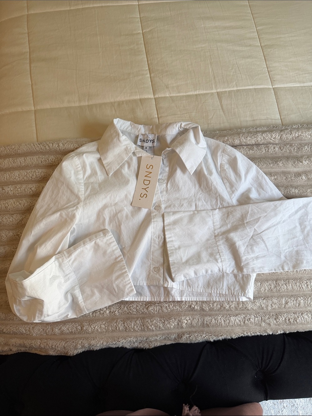 SNDYS White Cropped Button-Down Shirt
